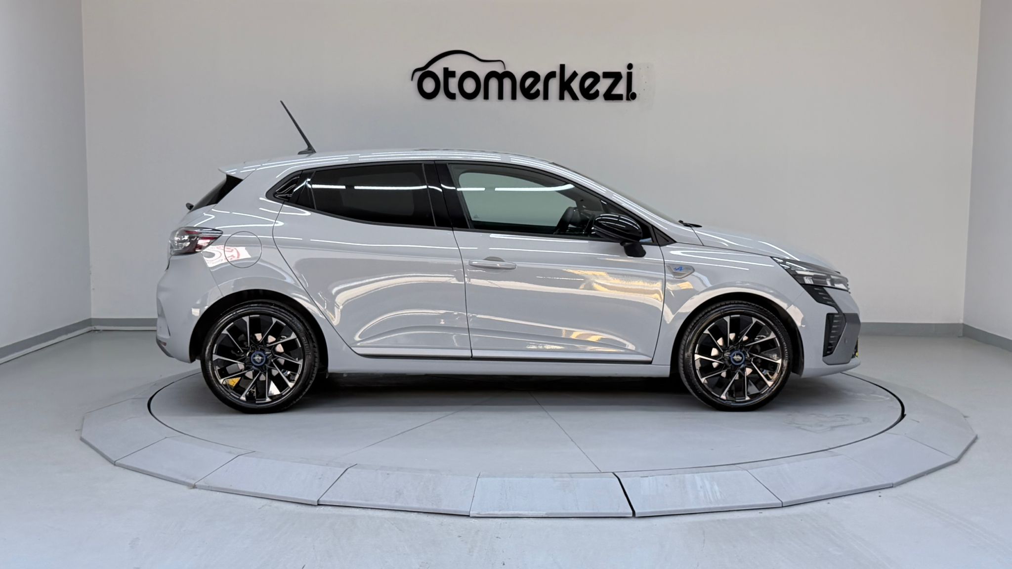RENAULT CLIO 5